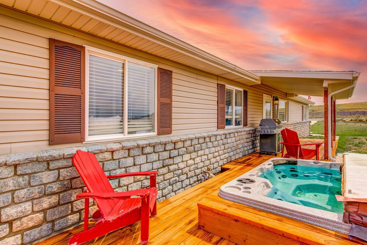 3BR Mountainview Dog Friendly | Hot Tub | Patio