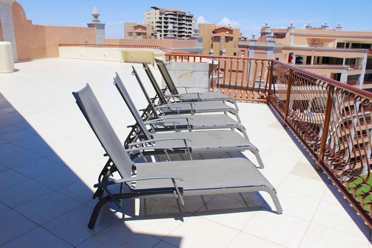 Oceanfront Luxury: Sonoran Sun W-1007 Penthouse