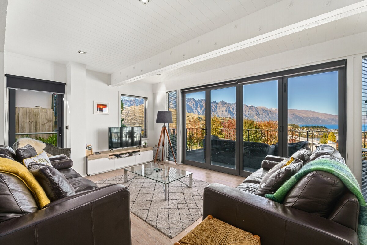 Gorgeous Views - Queenstown Private Townhouse