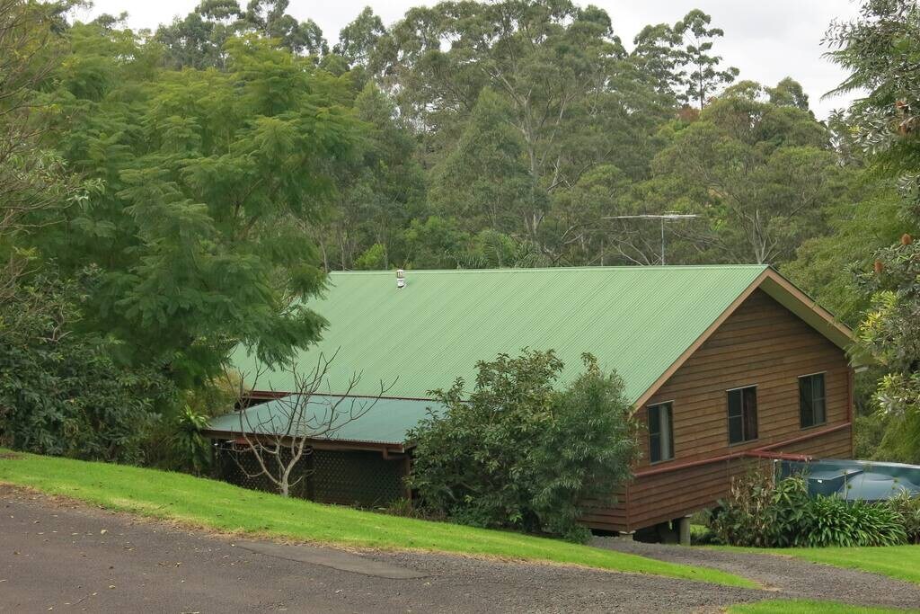 Cedar Lodge - Cosy Mountain Retreat 2 Bedroom