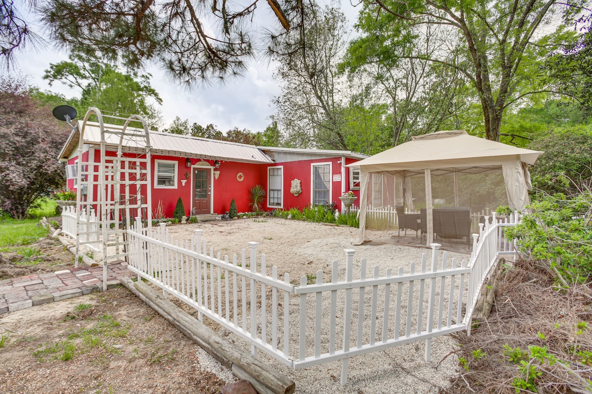 Rural Louisiana Vacation Rental w/ Fire Pit!