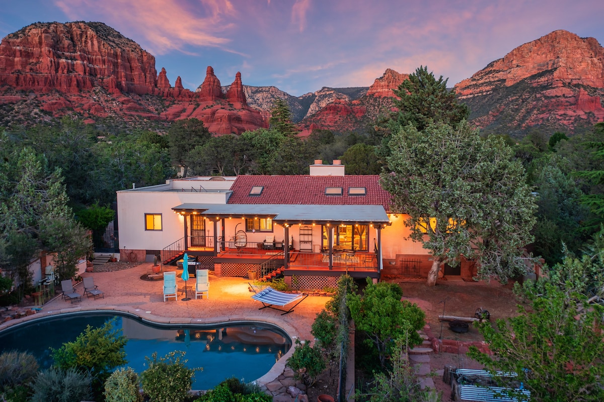 Central to Sedona and trails w/ pool and Koi pond