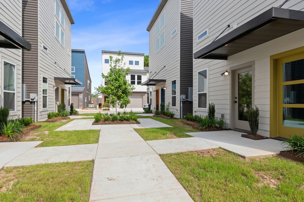 New Construction Cozy Townhome at Enclave