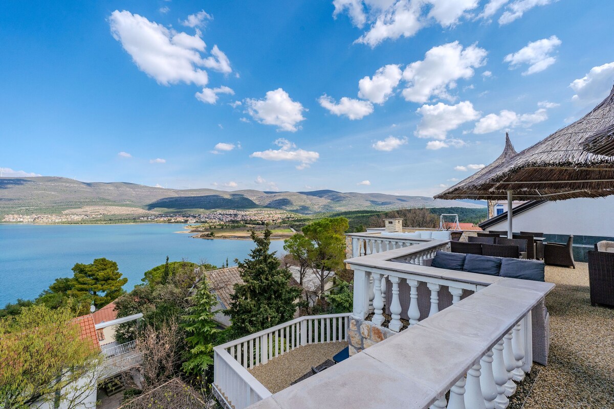 Studio Apartment, seaside in Donji Karin, Terrace