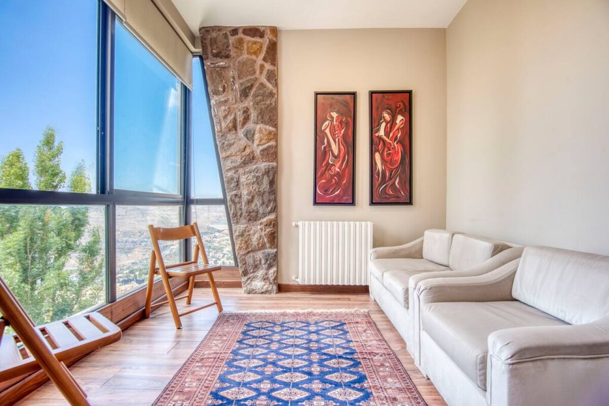 Gin 3-Bedroom Apartment in Mzaar