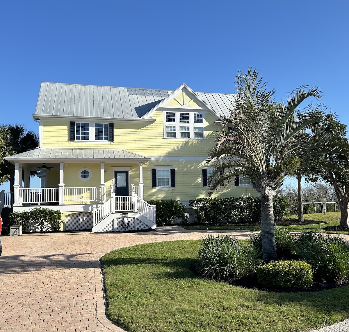 Anglers Oasis A Waterfront Home