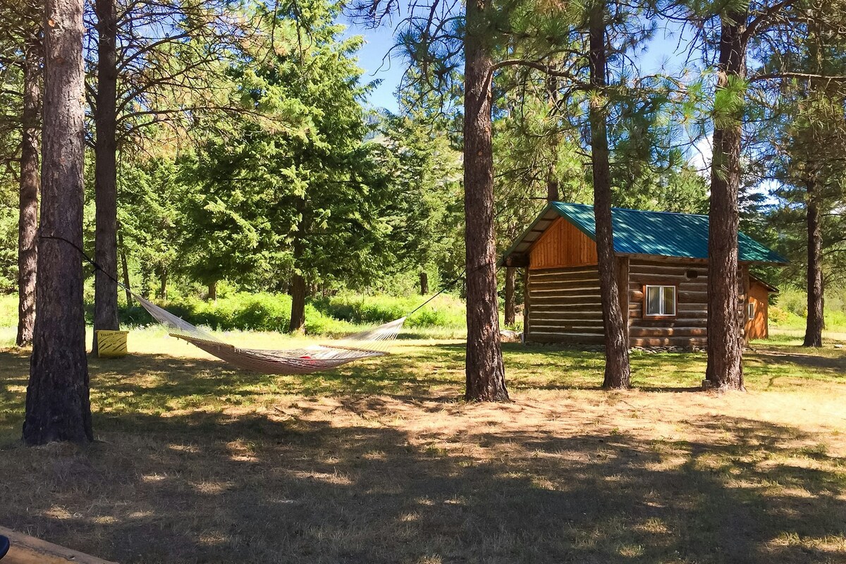 2 glamping dog-friendly cabins near Columbia River