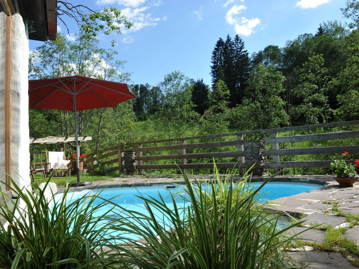 Chalet by the river, only 1 km to the ski lift