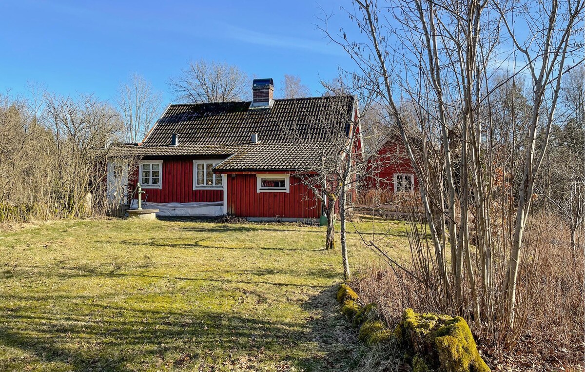Stunning home in Strömsnäsbruk with WiFi