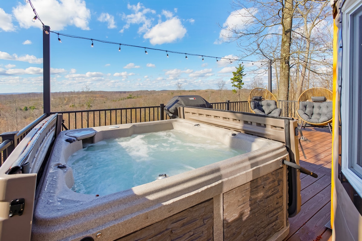 Adventure Abode YURT | ADA Ramp, HOT TUB + Views!