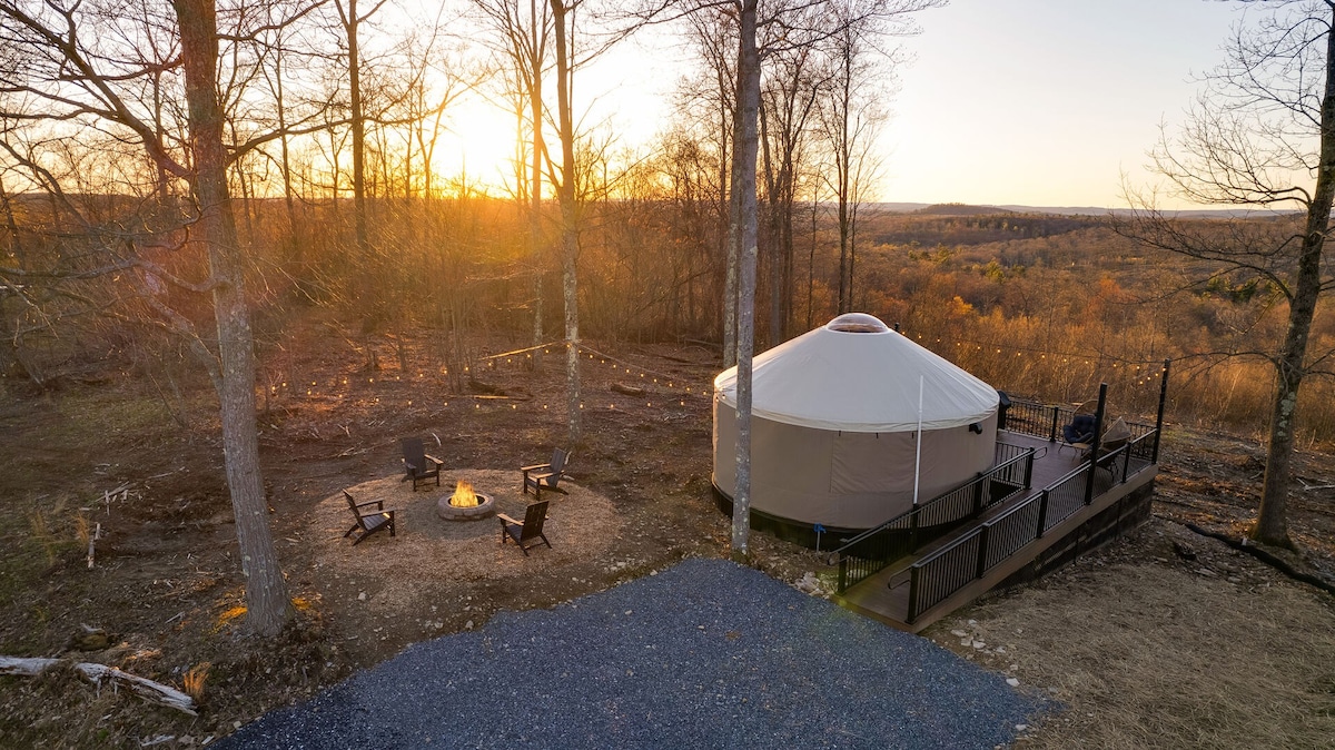 Adventure Abode YURT | ADA Ramp, HOT TUB + Views!