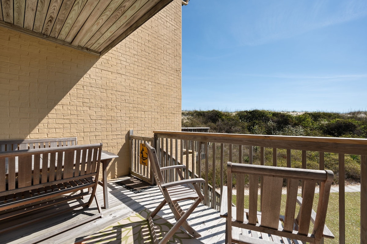 Nanalee II: Oceanfront townhome with Views!