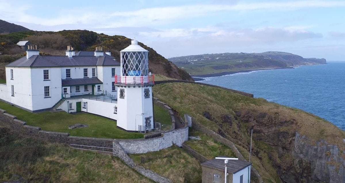 Lightkeeper's House at iconic Blackhead Lighthouse