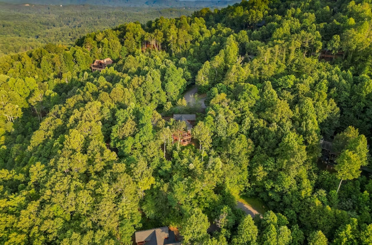 Eagle Ridge-Mountain View, Hot Tub, Fenced