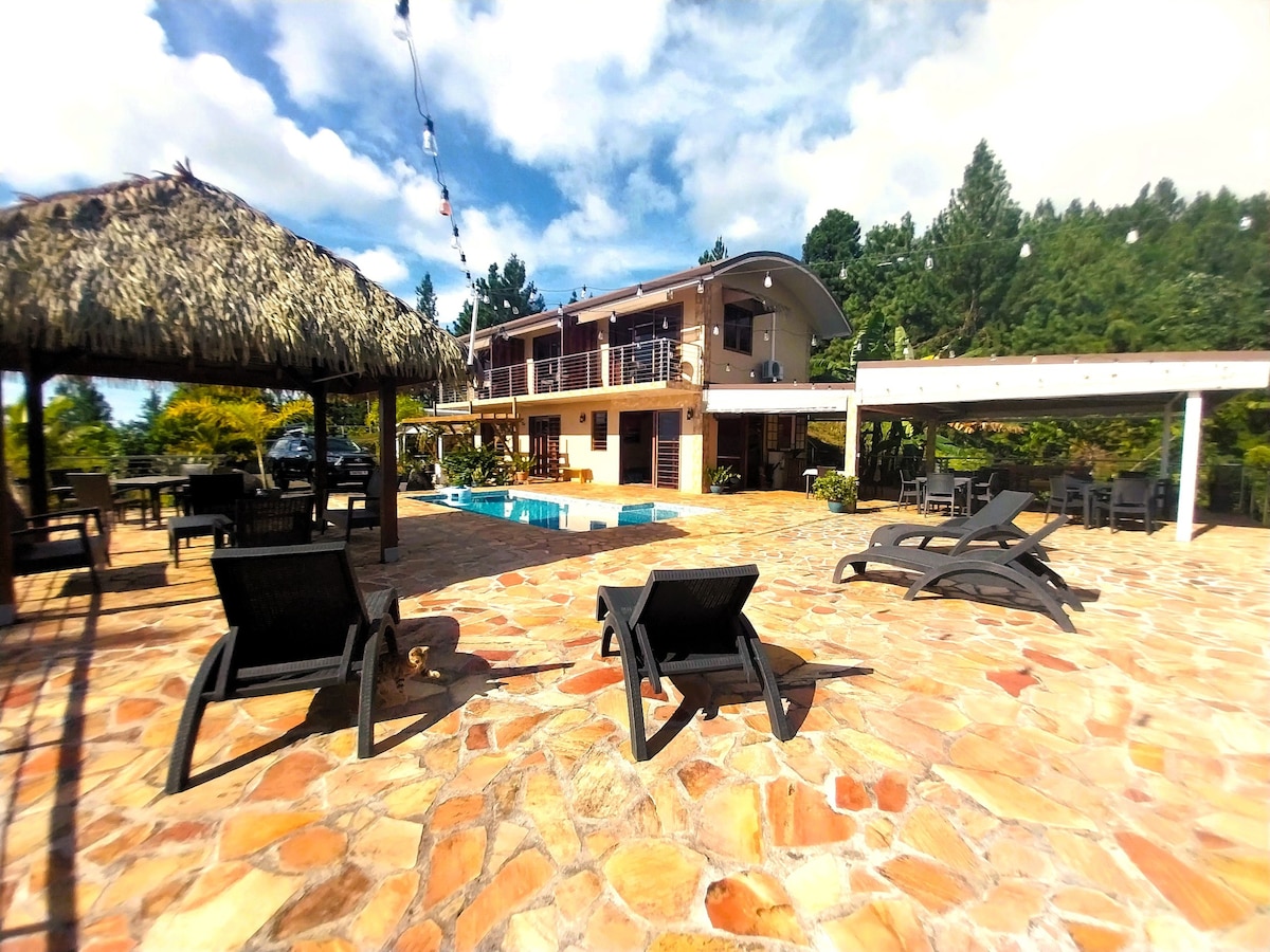 Tahiti Hills Lodge - 12 pers