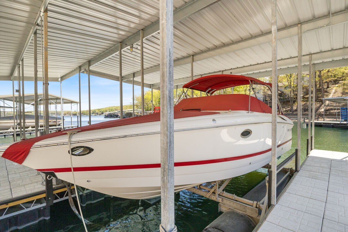 Kayak, Dock Seats, Lake Views, Nearby Amenities