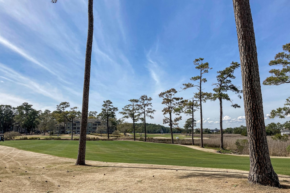 3BR water view condo with pool, tennis, & golf