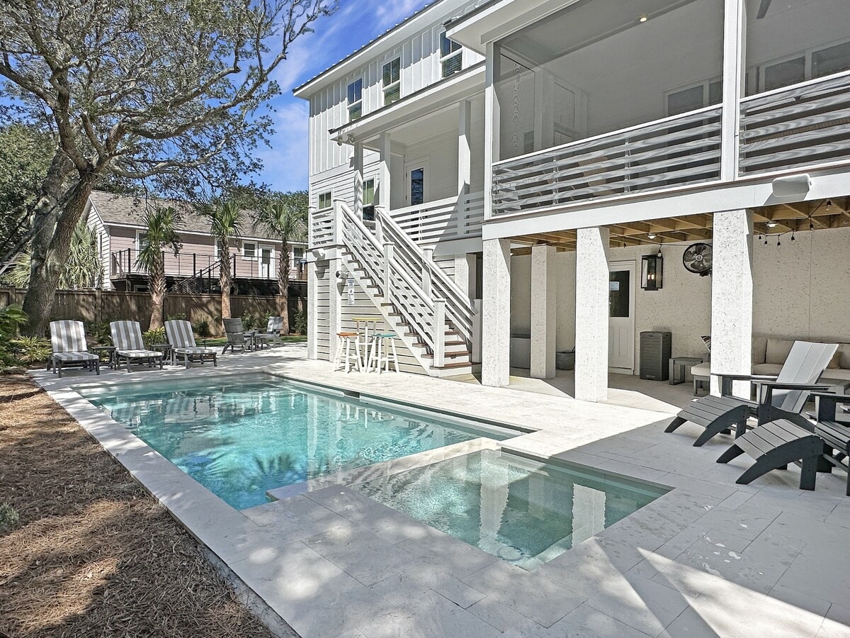 5 BR Home w/ Pool, Hot Tub,  Steps to the Beach