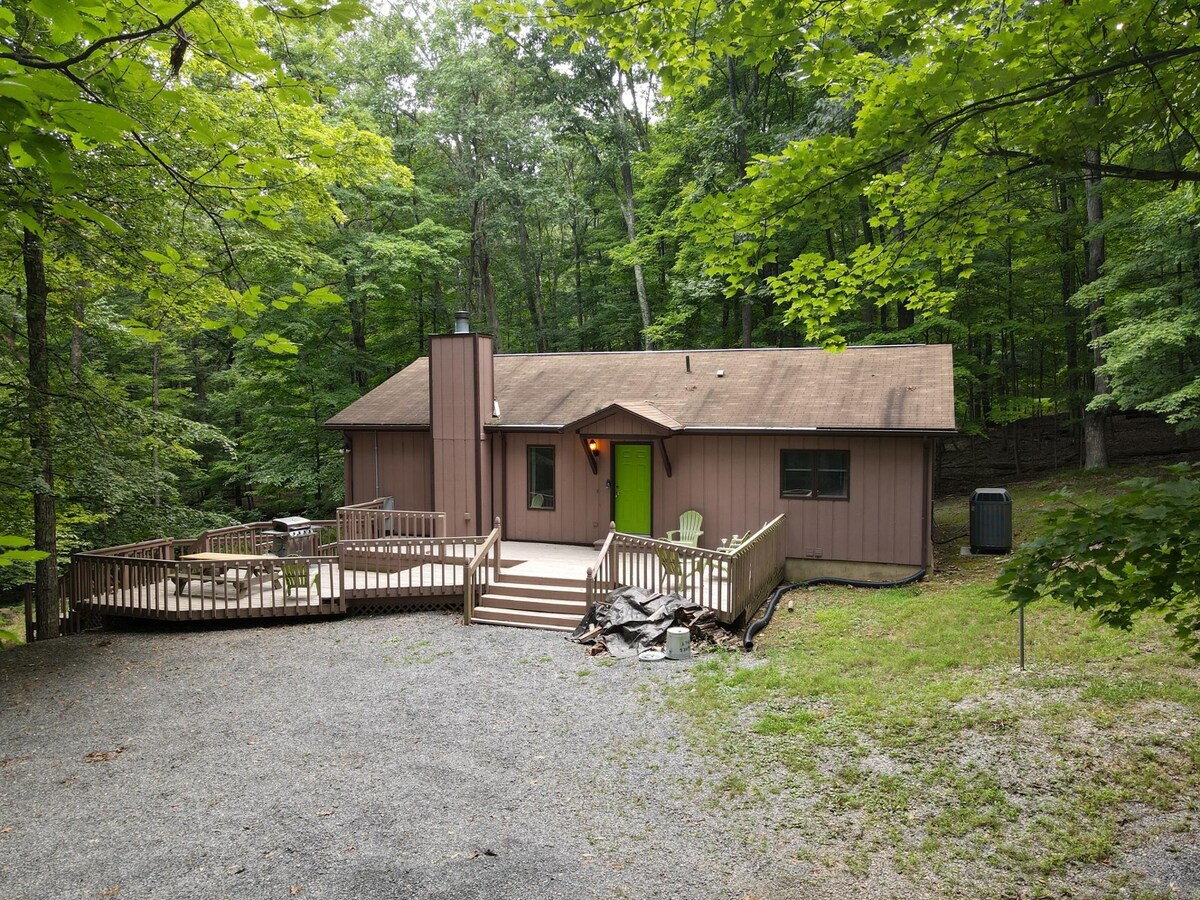 Dogwood Knoll - Wooded Escape