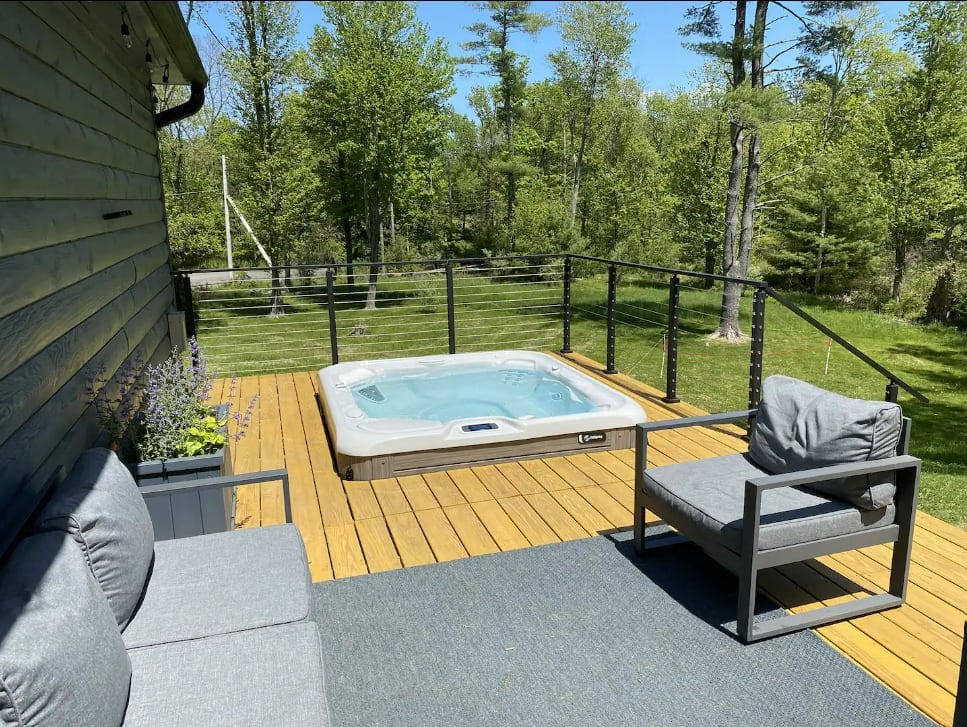 Blue Mountain Cabin - Saugerties Gem with Hot Tub