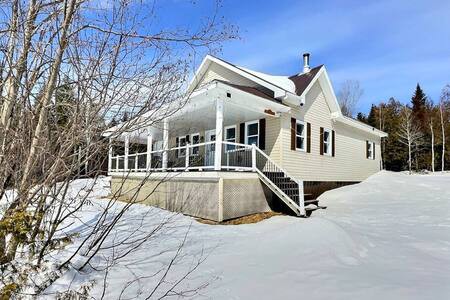 Self-sufficient cottage on the lake