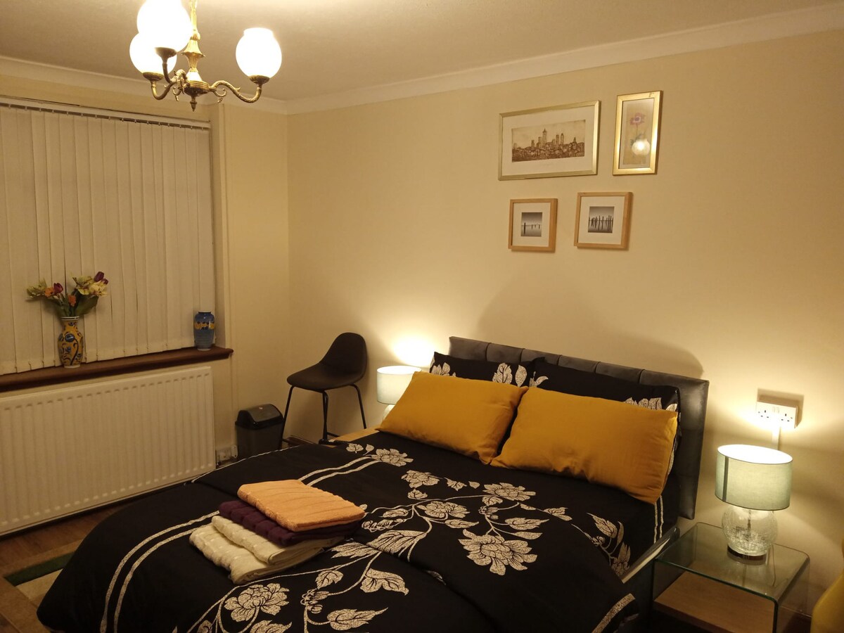 Inviting 3-Bed Apartment in Walsall