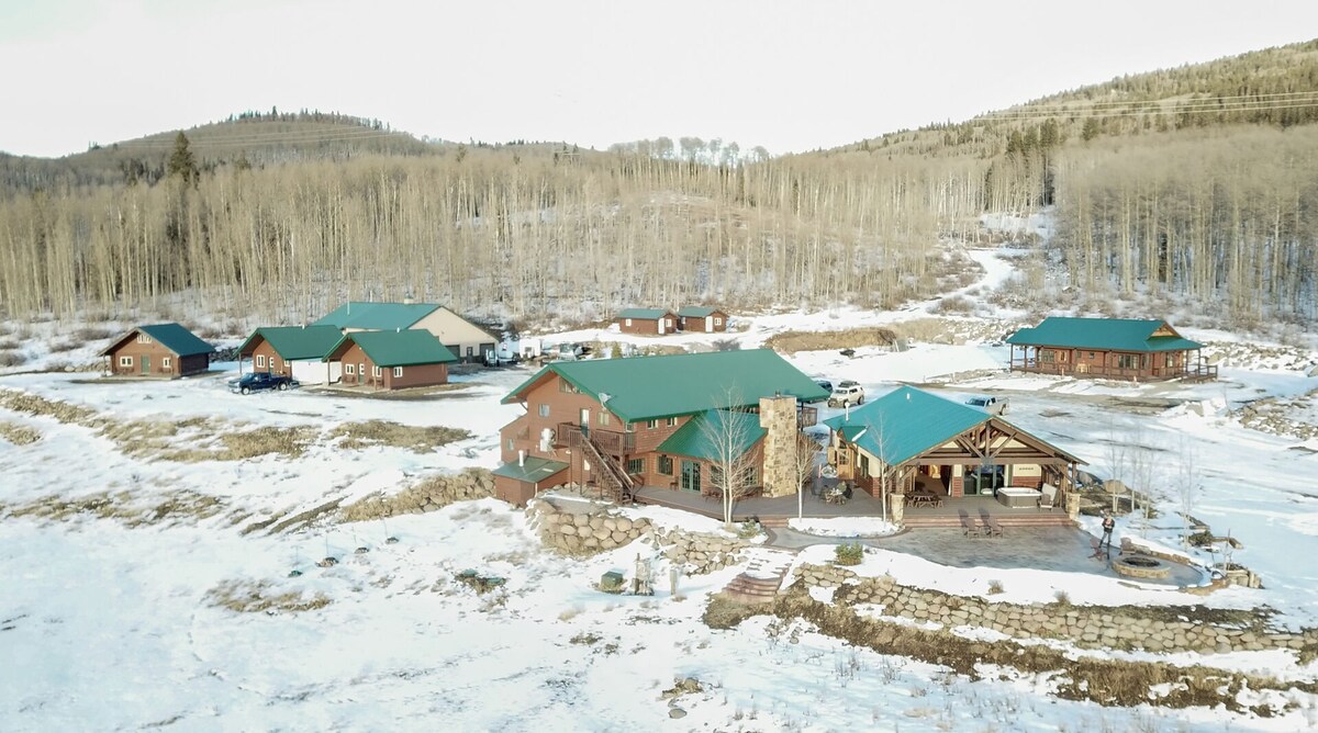 Electric Mountain Lodge: Restaurant/Bar/Events | 2