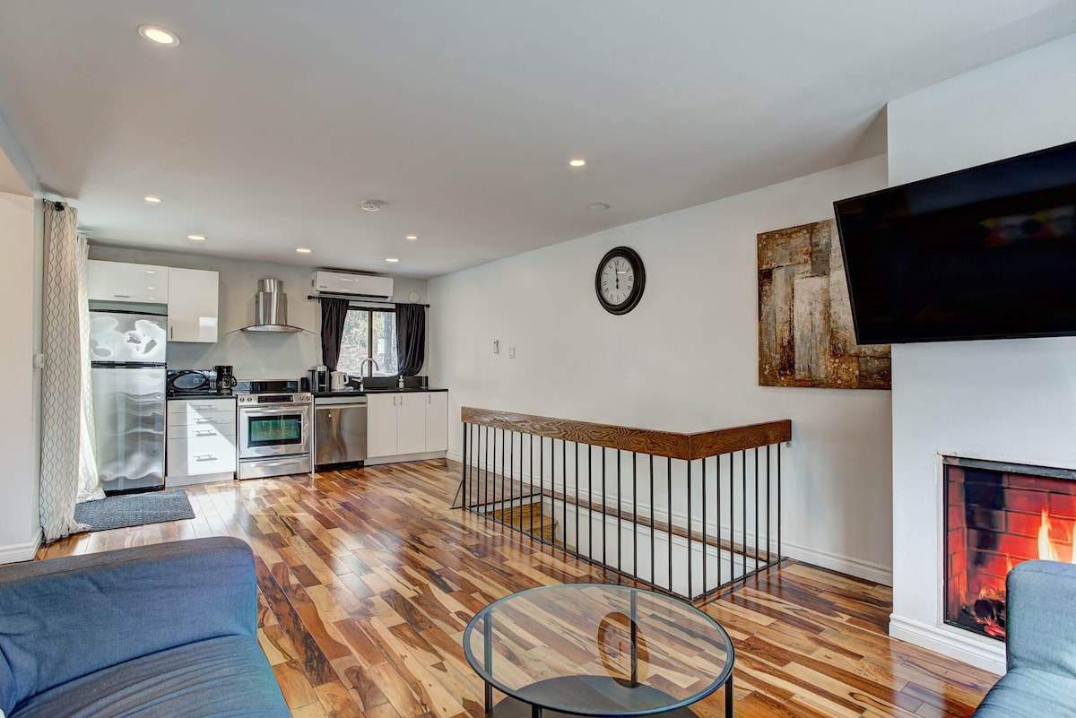 Stunning 2 floor Villa+Parking | Downtown Montreal