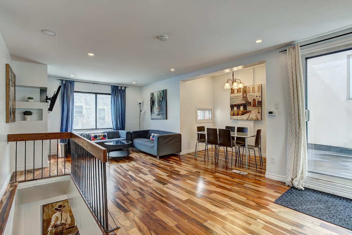 Stunning 2 floor Villa+Parking | Downtown Montreal