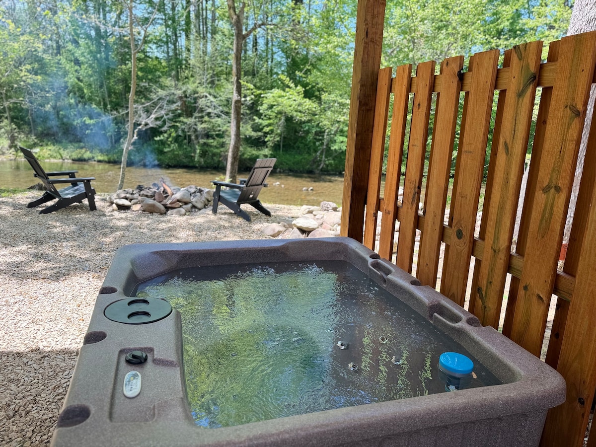 #2 Tiny Home On The River With a Hot Tub