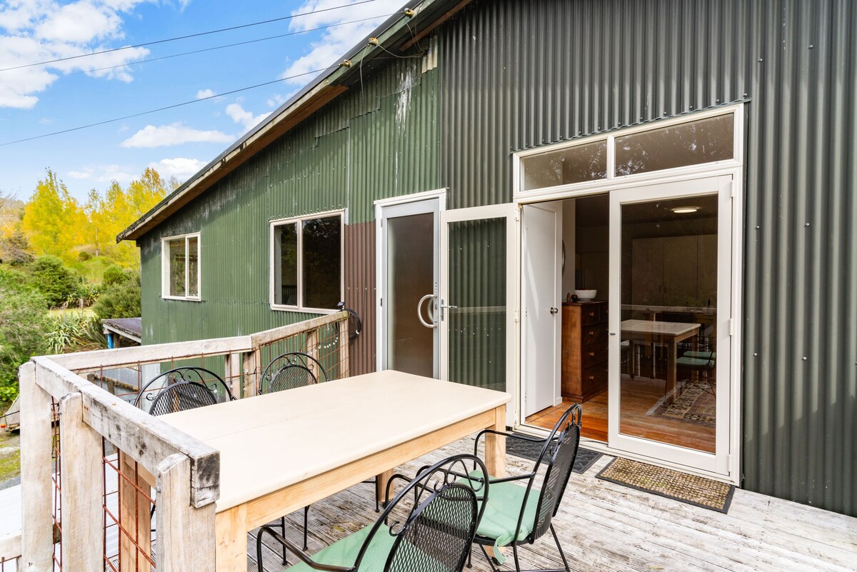 Puhoi Farmside Loft - 20km to Warkworth