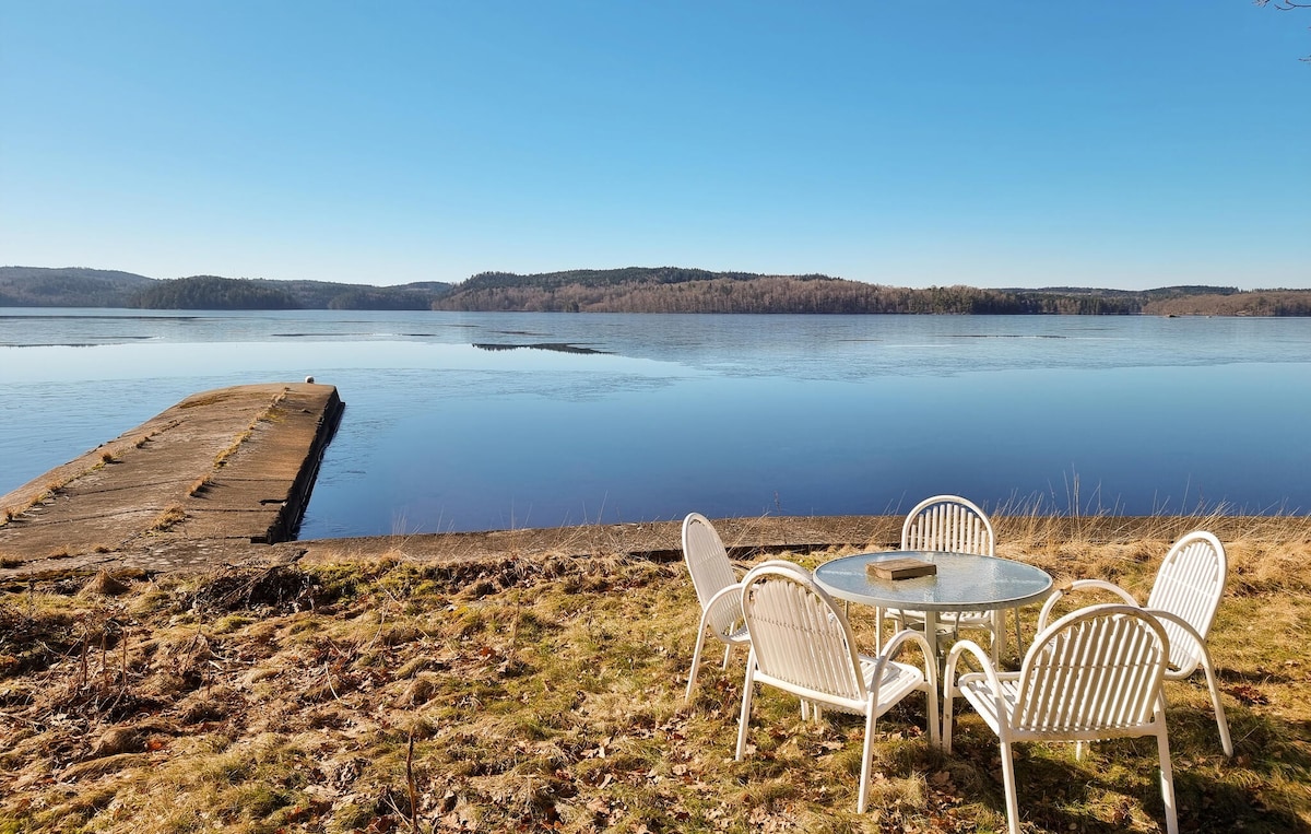 Lovely home in Alingsås with lake view