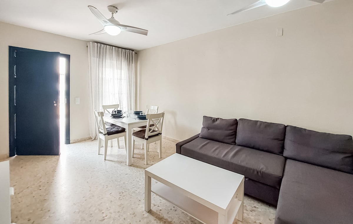2 bedroom awesome home in Chipiona