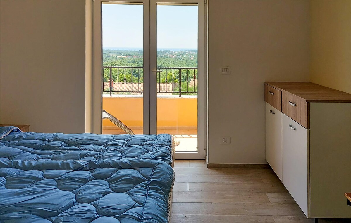 Pet friendly apartment in Umag with WiFi