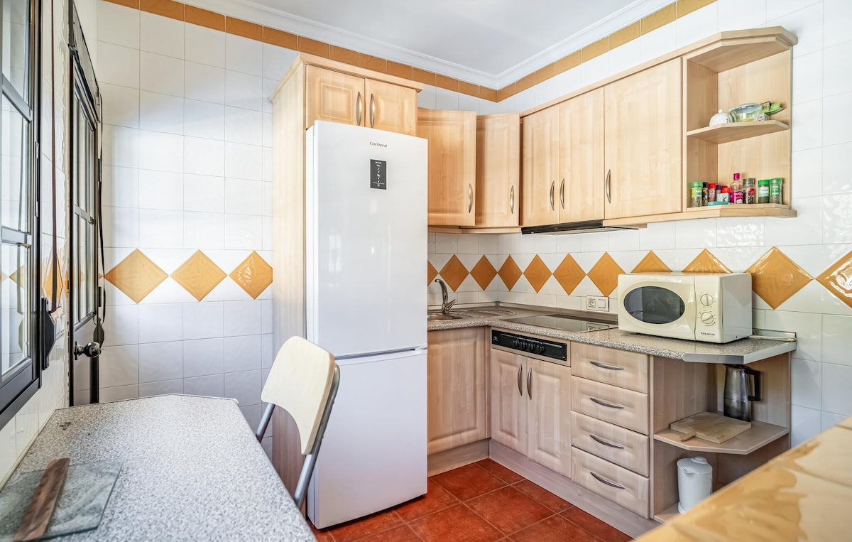 Beautiful home in Algodonales with kitchenette