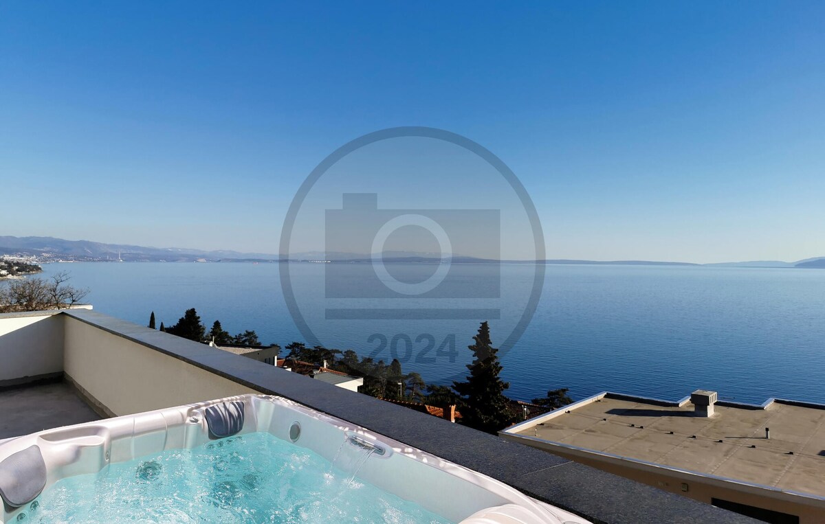 Stunning home in Opatija with house sea view