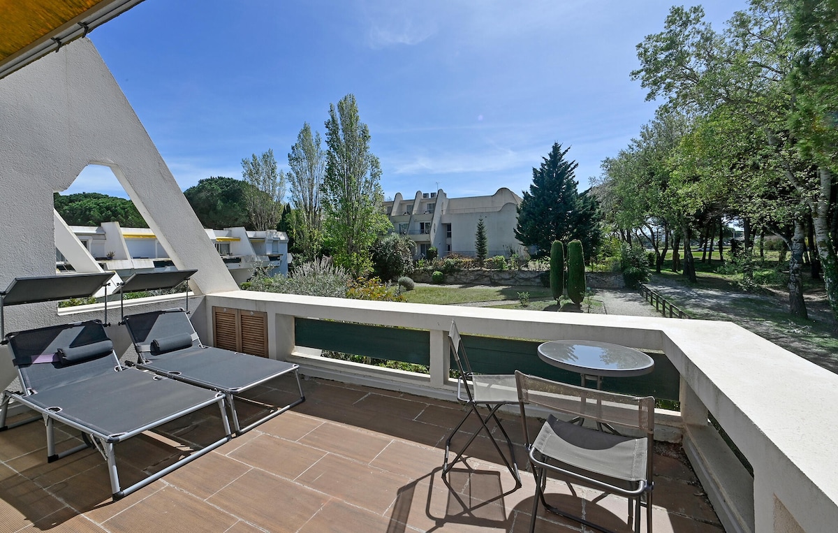 Apartment in La Grande-Motte with kitchen