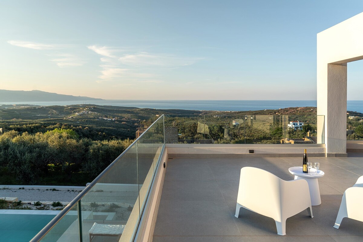 Villa Zefyros with sea view