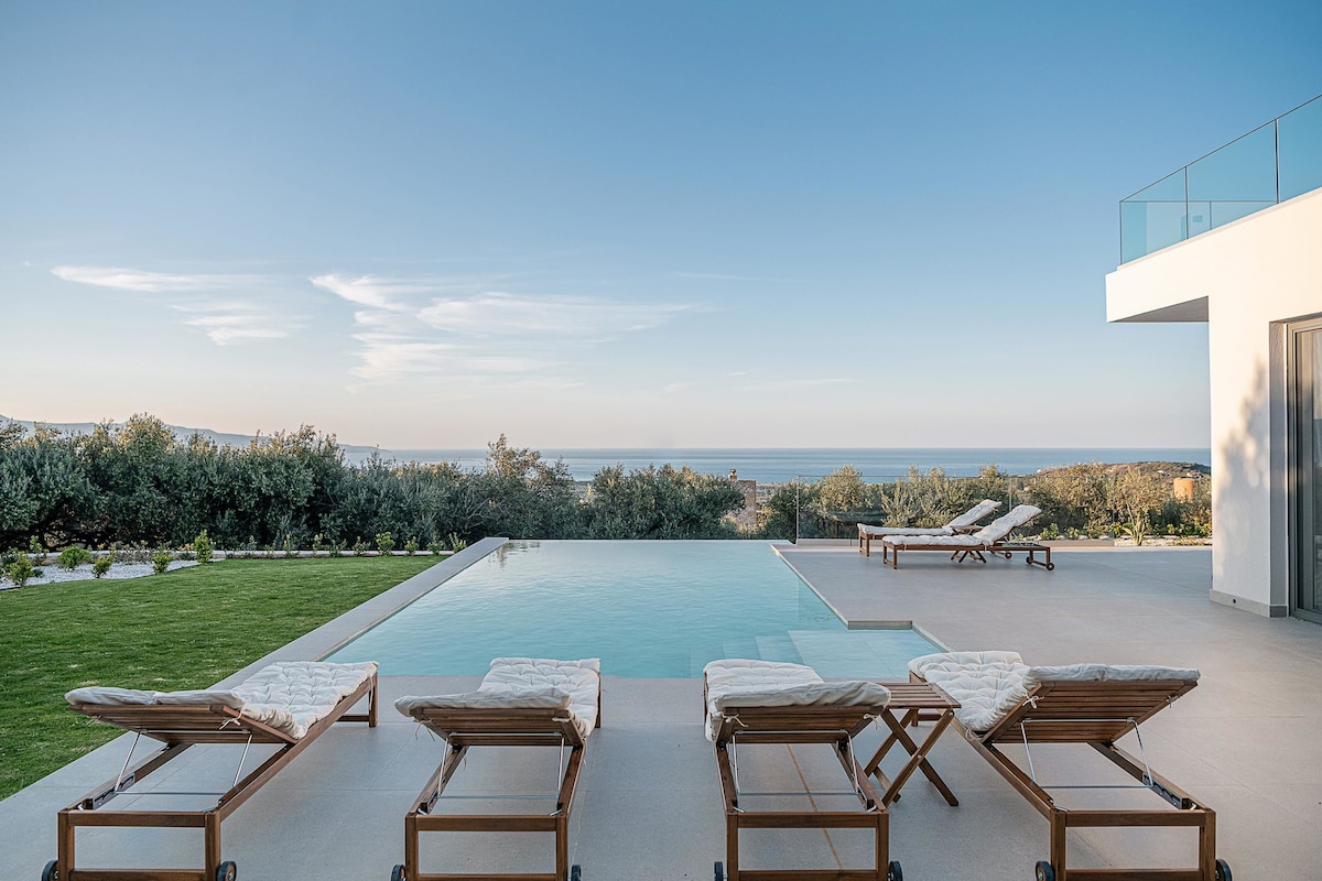 Villa Zefyros with sea view