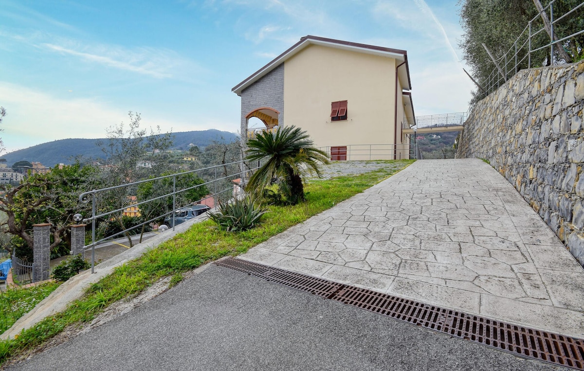 Beautiful apartment in Moneglia with kitchen