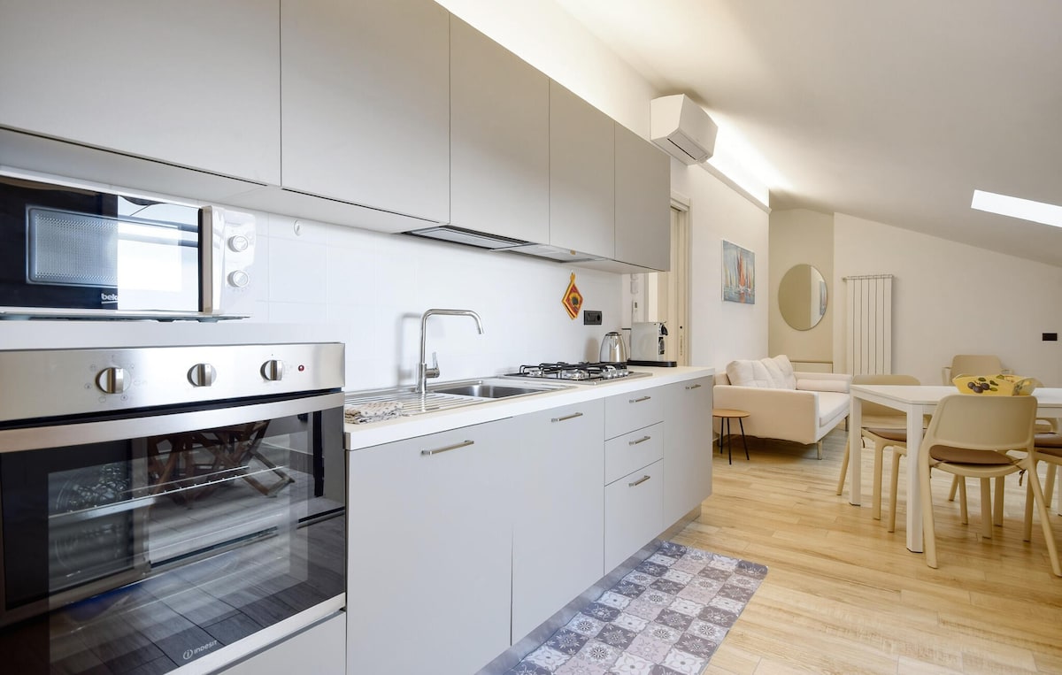 Beautiful apartment in Moneglia with kitchen