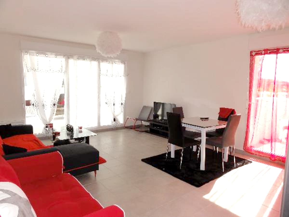 Apartement 12 km away from the beach for 6 ppl.