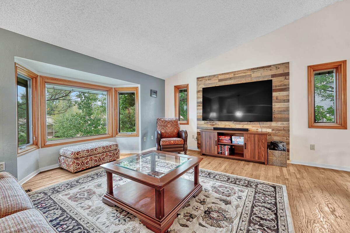 Comfortable Colorado Home w/ Game Room