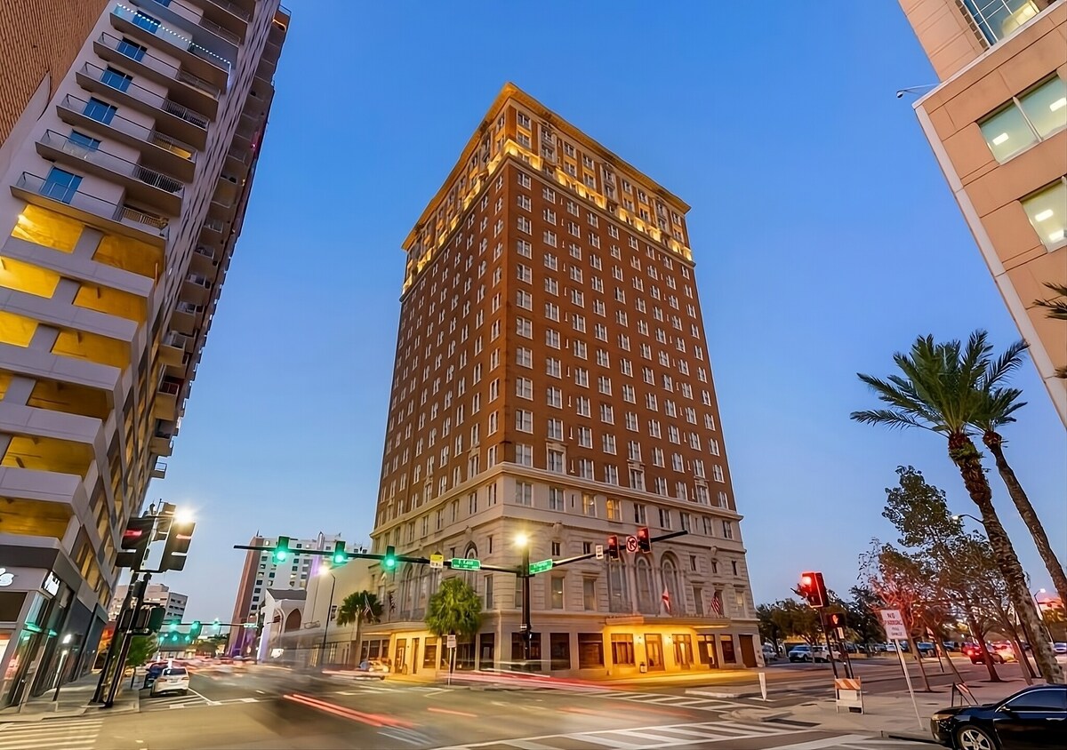Historic Building with Luxury Amenities!