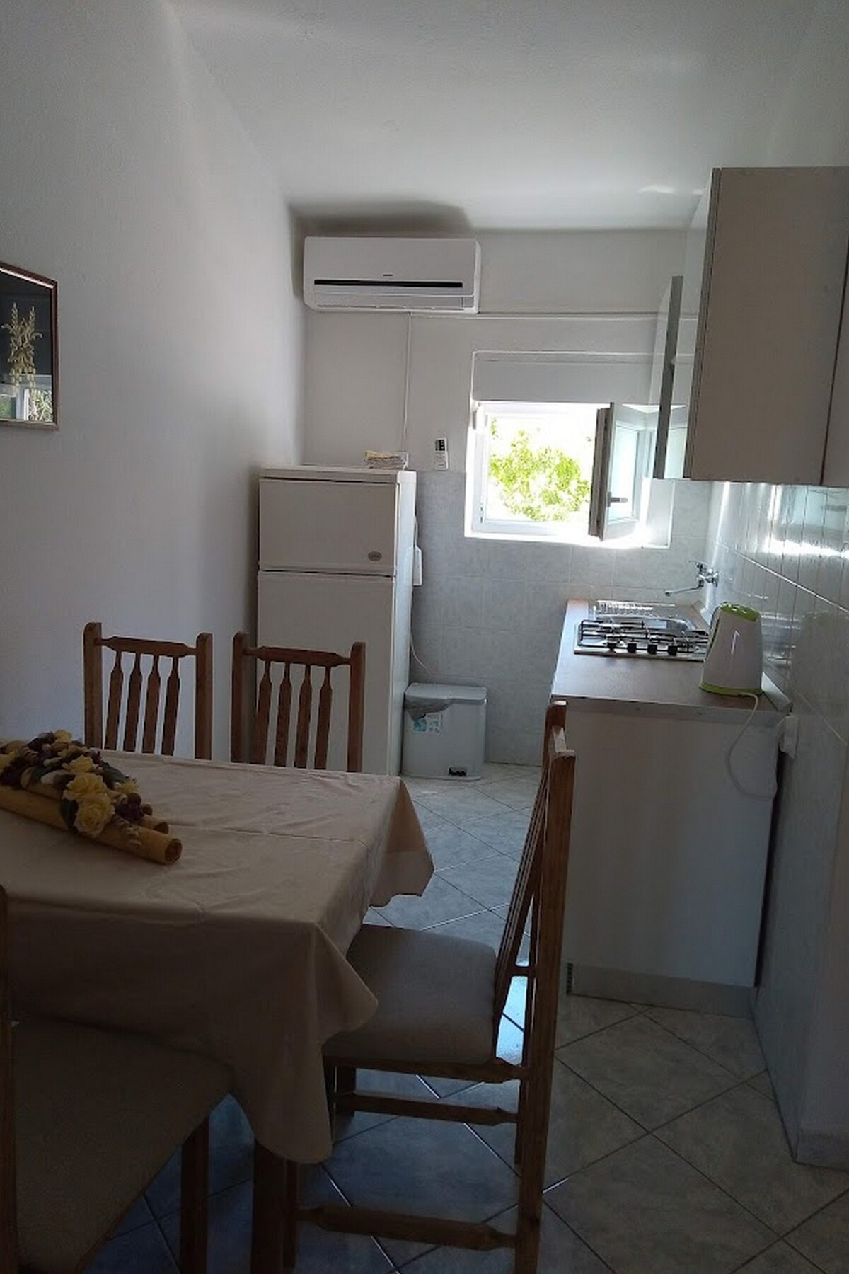 A-20577-b One bedroom apartment with balcony and