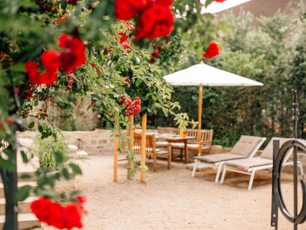 *Evening Shine's Courtyard*