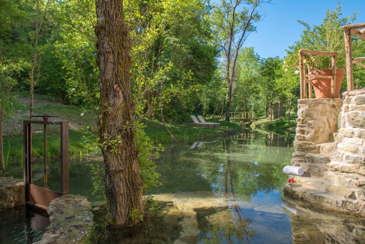 Rustic Villa Molinella with indoor pool in Perugia