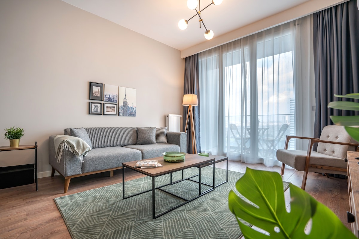 bright stylish 2bdr apartment