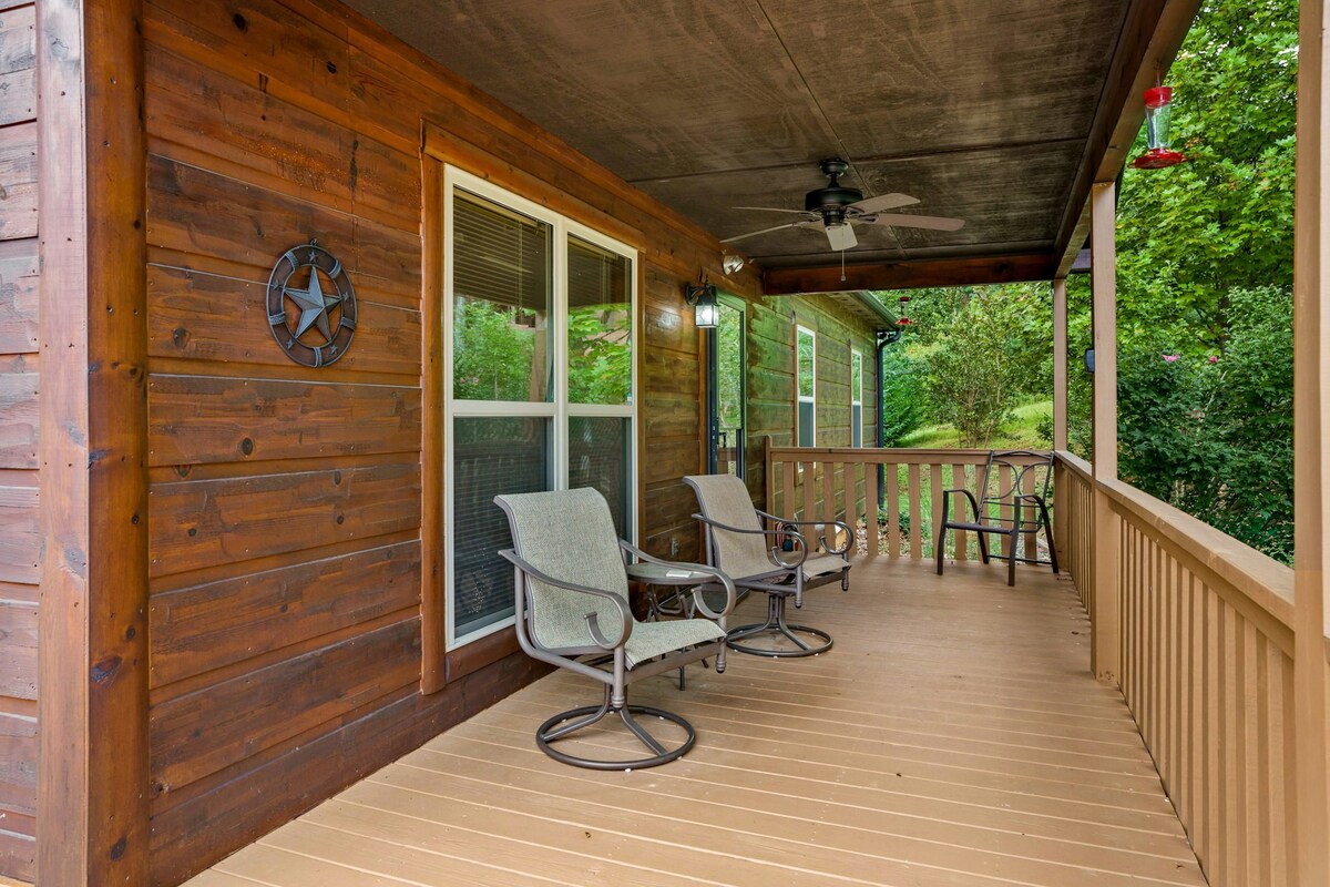 3BR mtn-view with deck, firepit, fireplace, & W/D