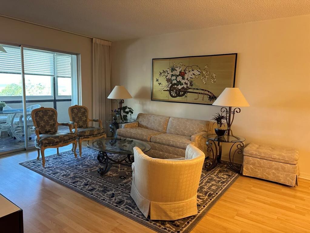 1125-402 - Enjoy Pond Views From This High-Rise Re